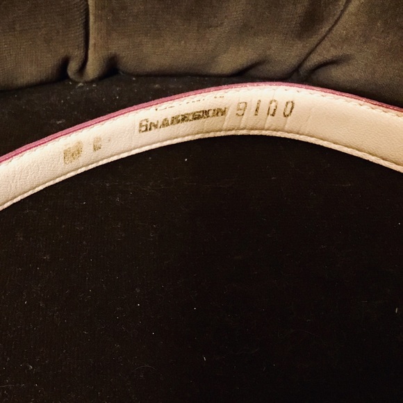 MAGENTA GENUINE SNAKESKIN BELT / GOLD BUCKLE - Picture 7 of 7